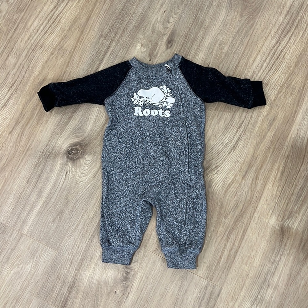 Roots one piece with zipper 3-6m